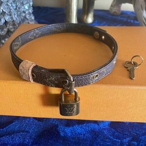 Lv collar-